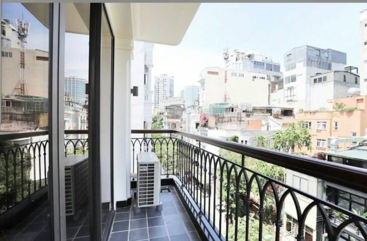 Khách sạn tiêu chuẩn 5*, 9 tầng, 300m, quận HBT vị trí đắc địa 5p ra Hồ Gươm, dòng tiền gần 8ty/nam