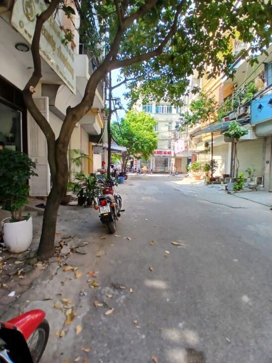 Chính chủ cần bán 30m 5 tầng, ngay khu đô thị kim văn kim lũ, sát viện Y học cổ truyền, cạnh trường