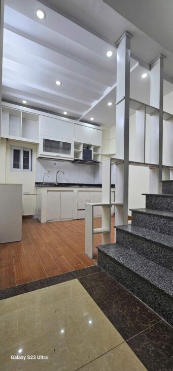 Bán Nhà Giáp Nhị Hoàng Mai 38m x 5 Tầng Nhà Đẹp Ở Ngay Giá 5.1 Tỷ.