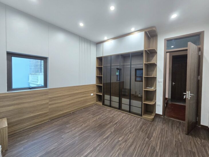 BÁN NHÀ ĐỐNG ĐA – PHÂN LÔ – Ô TÔ ĐỖ CỬA – KINH DOANH SIÊU HOT – 41m2- 5 TẦNG