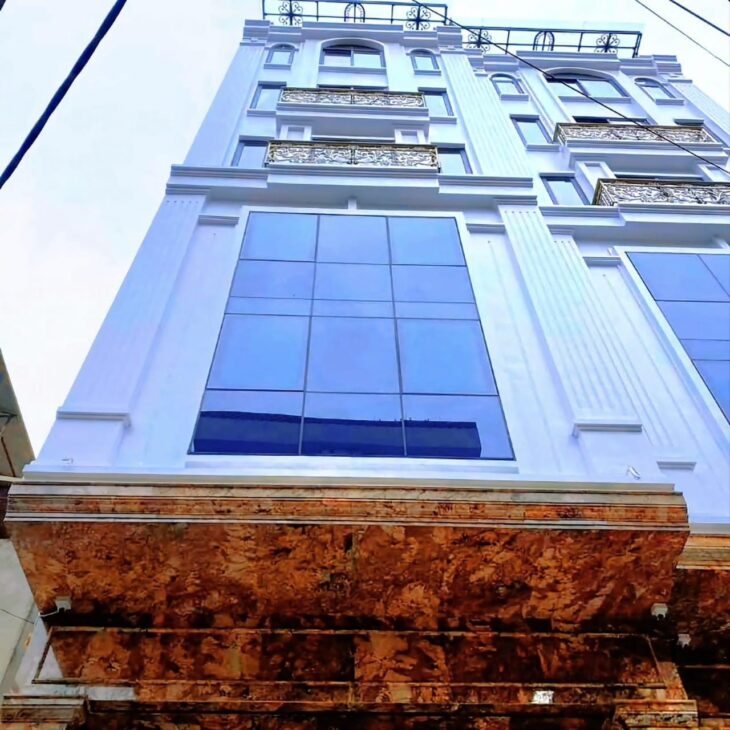 BÁN TÒA VĂN PHÒNG PHỐ QUAN NHÂN, CẦU GIẤY. PHÂN LÔ Ô TÔ CHẠY VÒNG QUANH, 9T, THANG MÁY. HẦM ĐỂ XE,