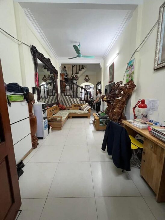 NHÀ PHÂN LÔ OTO CÁCH NHÀ 20M – 2 MẶT NGÁCH – THÔNG THOÁNG – KHUNG CỘT CHẮC CHẮN – LÊN TẦNG THOẢI MÁI