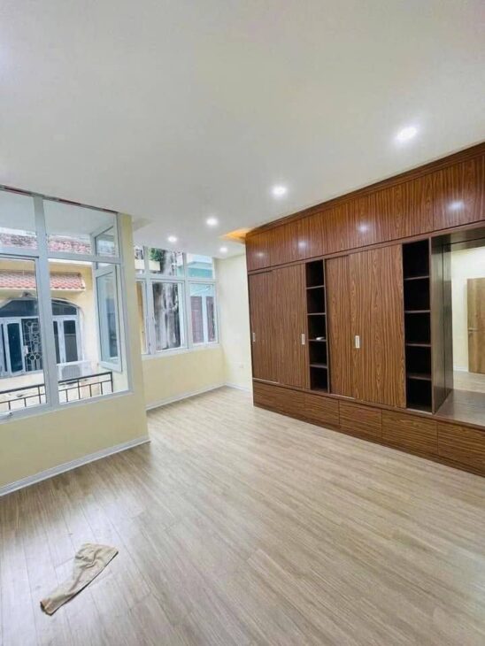 11.5 tỷ – Nhà phố Vũ Trọng Phụng 49m2, Thang máy chờ, ôtô tránh, gara ôtô, kinh doanh.