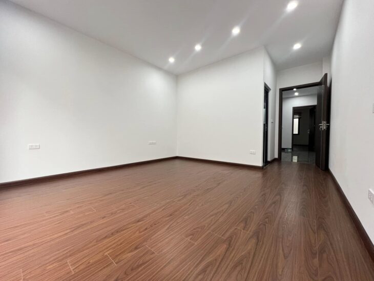 11.5 tỷ – Nhà phố Vũ Trọng Phụng 49m2, Thang máy chờ, ôtô tránh, gara ôtô, kinh doanh.