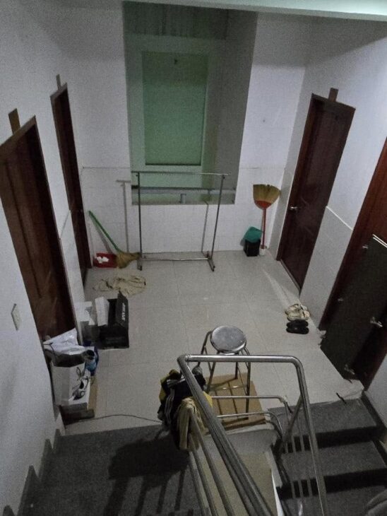 Toà nhà căn hộ dịch vụ, Ngang 7m, Mặt tiền hẻm kinh doanh trãi nhựa 6m, thu nhập 315triệu/Năm, 5