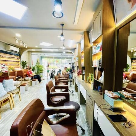 Nhà Hẻm Xe Tải Đường Cách Mạng Tháng 8 Phường 12 Quận 10.