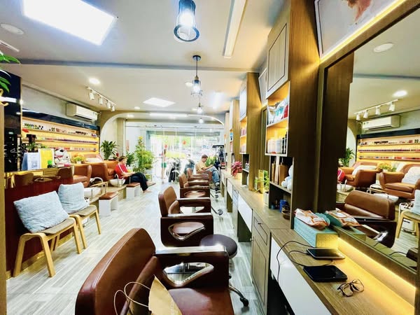 Nhà Hẻm Xe Tải Đường Cách Mạng Tháng 8 Phường 12 Quận 10.