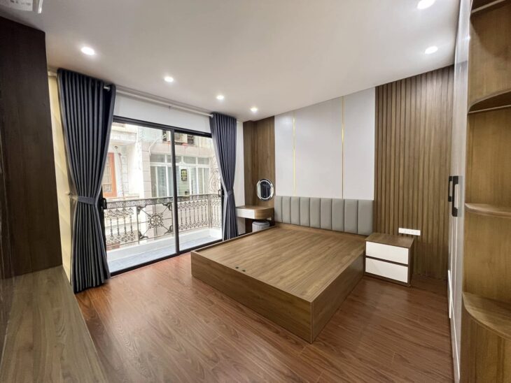 11.5 tỷ – Nhà phố Vũ Trọng Phụng 49m2, Thang máy chờ, ôtô tránh, gara ôtô, kinh doanh.