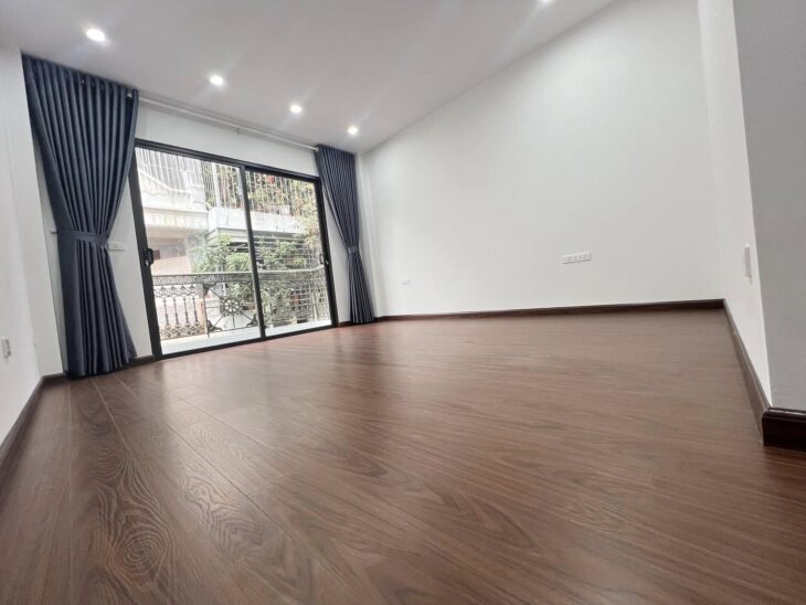 11.5 tỷ – Nhà phố Vũ Trọng Phụng 49m2, Thang máy chờ, ôtô tránh, gara ôtô, kinh doanh.