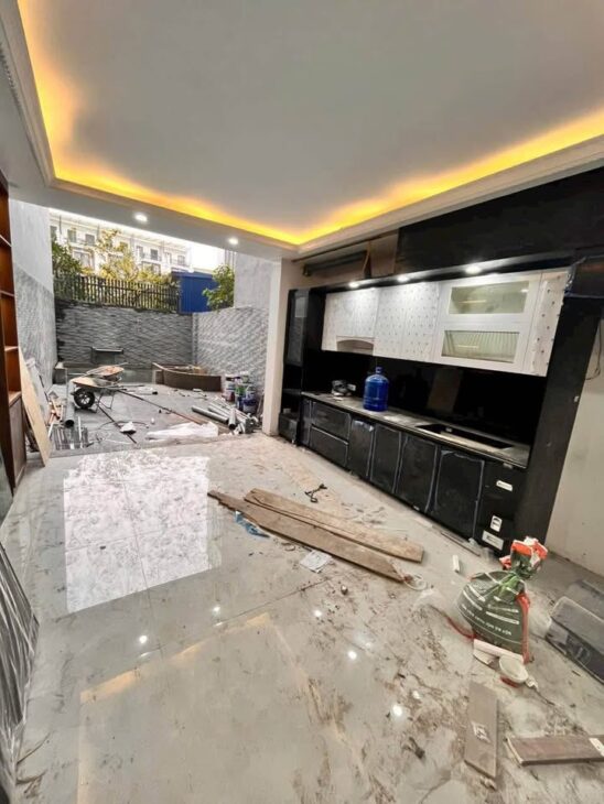 Nhà đẹp tuyến 2 Võ Nguyên Giáp, 97m 4.5 tầng, độc lập, Thang Máy, Giá 8.6 tỉ, gần AEON