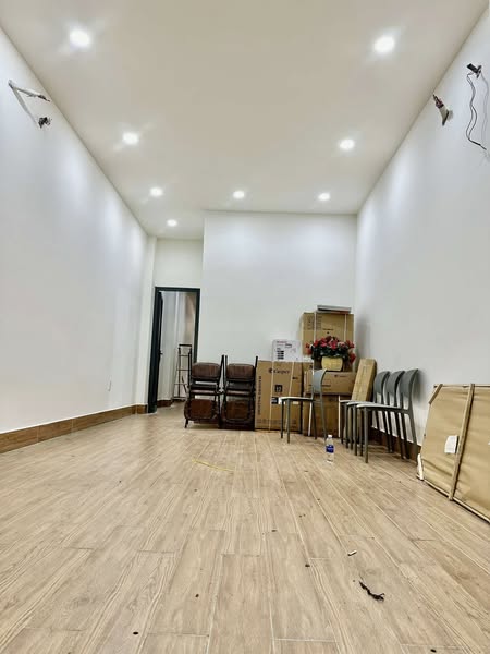 Nhà Hẻm Ôtô Đường Hồ Bá Kiện Phường 15 Quận 10.