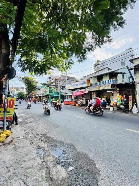 MẶT TIỀN KINH DOANH LẠC LONG QUÂN QUẬN 11