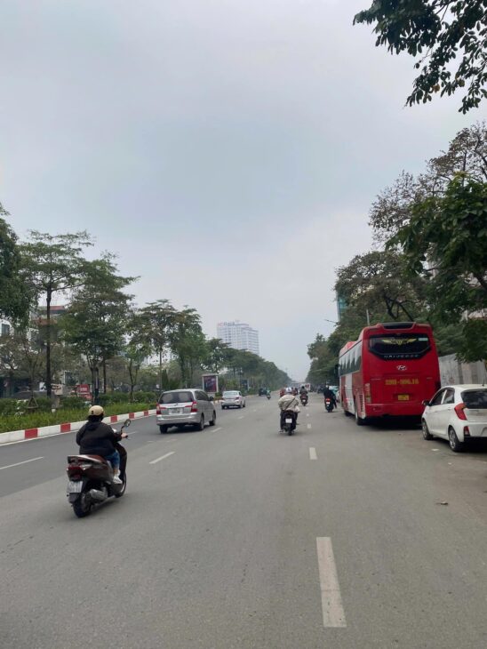 Tòa nhà mặt phố Văn Cao – 98m – MT rộng, chỉ 68 tỷ