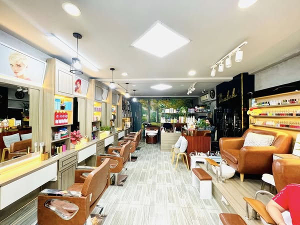 Nhà Hẻm Xe Tải Đường Cách Mạng Tháng 8 Phường 12 Quận 10.