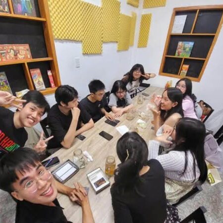 Quận 10 ! Sang Phòng Game ( Tabletop Boardgame ) + Cafe , N/C DTSD : 360 m2 . Tel : 0834433474 (