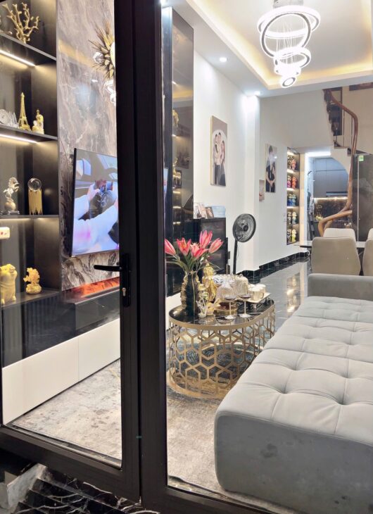 Bán nhà đẹp mặt ngõ thông phố Chợ Khâm Thiên 28m2 5tầng mặt tiền 2.8m 4.8 Tỷ Đống Đa