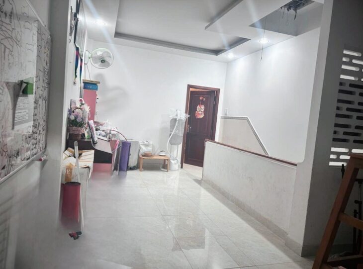 BÁN NHÀ 3 TẦNG MẶT TIỀN KINH DOANH ĐƯỚNG 2/4 VĨNH PHƯỚC