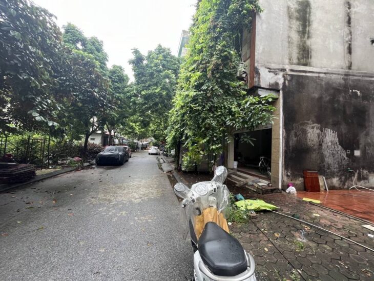ĐẤT RẺ NHẤT MỖ LAO – HÀ ĐÔNG TÔI CẦN BÁN GẤP MẢNH ĐẤT Dt 48.7m, mt 3.82m sát đường 18M và Vũ
