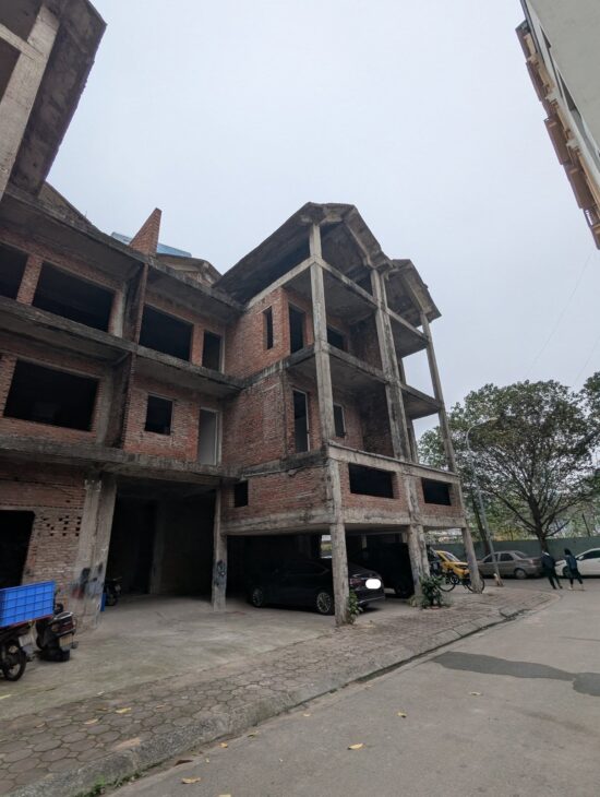 BÁN BIỆT THỰ NGUYỄN HOÀNG TÔN-TÂY HỒ-188M-4T-88TY LH: 0982.769.586