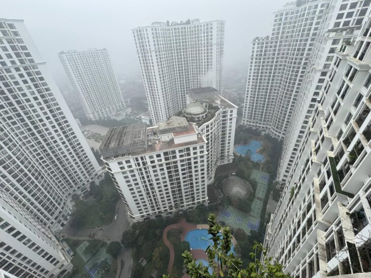 BÁN CĂN CHUNG CƯ ROYAL CITY – BAN CÔNG ĐÔNG NAM – 3 PN – 2 WC – 131M2 – 13.5 TỶ