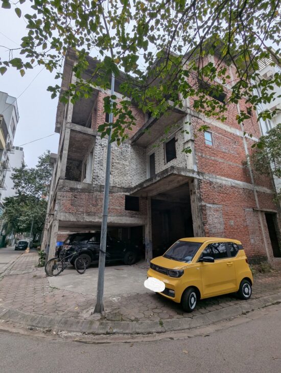 BÁN BIỆT THỰ NGUYỄN HOÀNG TÔN-TÂY HỒ-188M-4T-88TY LH: 0982.769.586