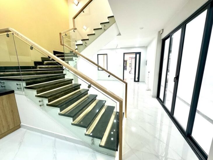 BIỆT THỰ MINI NGAY TT Q7 – DIỆN TÍCH VÀNG 100m2 ( 5X20m ) HXH 8M – NHỈNH 11TỶ