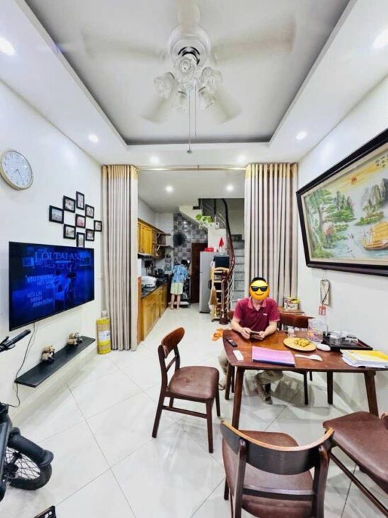 BÁN NHÀ HỒNG – TIẾN LONG BIÊN – LÔ GÓC – 5 TẦNG – CÁCH MẶT PHỐ 20M – NGÕ THÔNG, THOÁNG