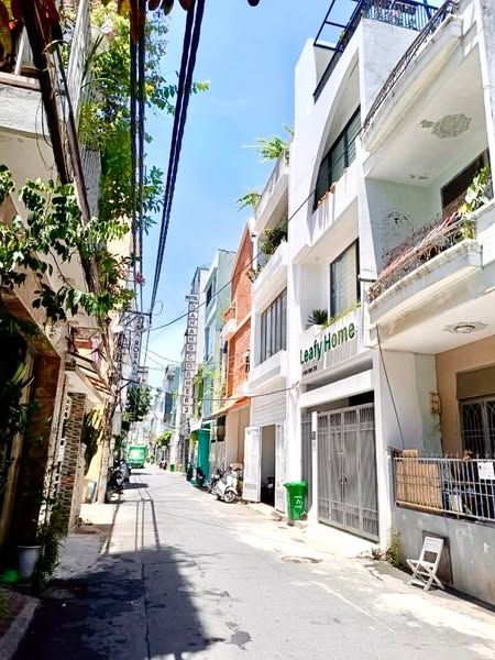 Tòa căn hộ 5 tầng -Gần biển Mỹ Khê- Giá chỉ 10,7 tỷ