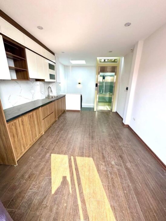 Bán nhà đẹp mặt ngõ phố Lạc Long Quân 35/40m2 6tầng thang máy mặt tiền 4m 7.9 tỷ Tây Hồ