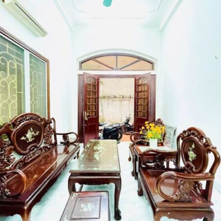 HIẾM – BÁN NHÀ ĐƯỜNG LÁNG – NGÃ TƯ SỞ – LÔ GÓC 3 THOÁNG- CÁCH PHỐ 30M – GẦN GA ĐƯỜNG SẮT