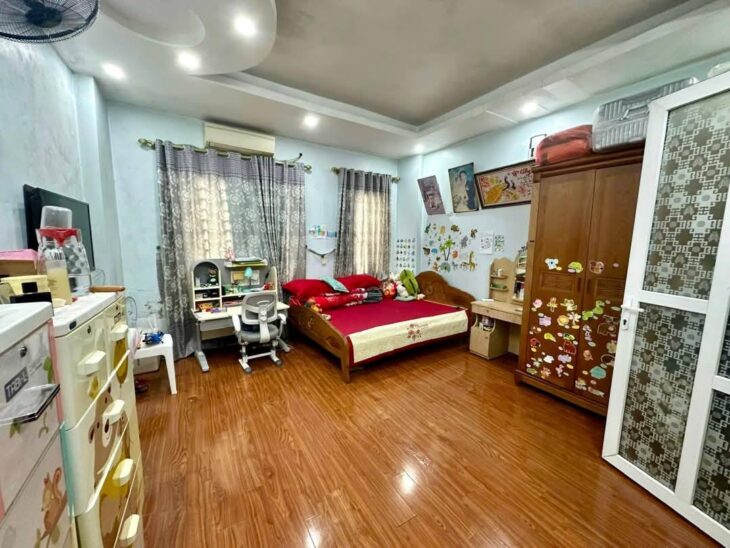 Bán nhà đẹp phố Xuân La 35m2 5tầng mặt tiền 4.5m 7.8 tỷ Tây Hồ