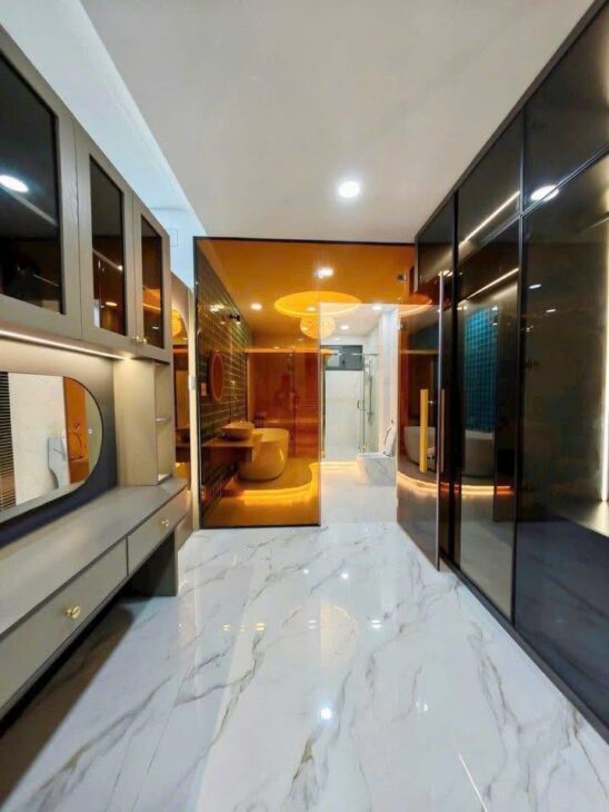 BÁN NHÀ MỚI CÁCH MẠNG THÁNG 8, 6 PN, 7 WC, Q.10 – SỔ HỒNG CHÍNH CHỦ