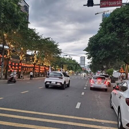 Khách sạn 7 tầng khu phố tây Hồ Nghinh – Giá chỉ 28,5 tỷ .
