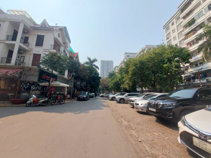 BÁN BIỆT THỰ KHU VIP MỸ ĐÌNH, QUẬN NAM TỪ LIÊM. LÔ GÓC, VIEW VƯỜN HOA. 165M2, 3 ÔTÔ TRÁNH. VỪA Ở