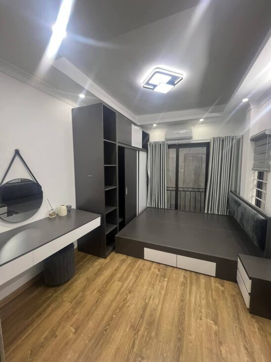 Bán nhà đẹp phố Hoàng Hoa Thám 35m2 5tầng nhỉnh 5 Tỷ rẻ đẹp nhất Q. Ba Đình