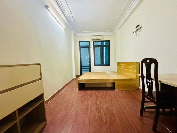 Bán nhà phố Lạc Long Quân 30m2 5tầng mặt tiền 3.1m 5.5 tỷ Tây Hồ