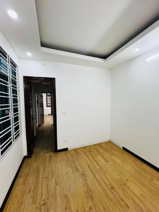 Cho thuê nhà mới đẹp 30m2 4tầng phố Thụy Khuê chỉ 10tr/tháng gần Hồ Tây