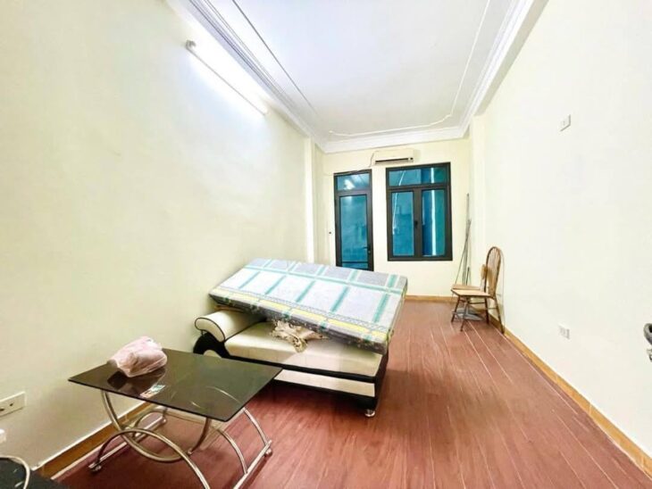 Bán nhà phố Lạc Long Quân 30m2 5tầng mặt tiền 3.1m 5.5 tỷ Tây Hồ