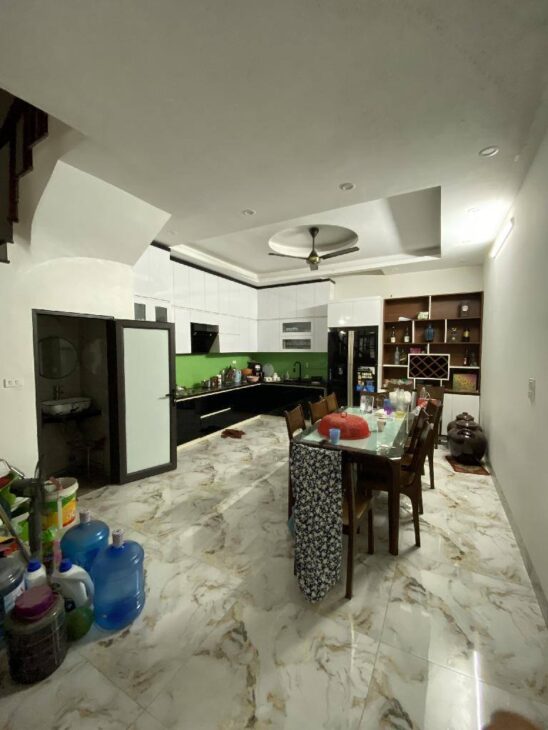 B.ÁN NHÀ CHỢ HOA NHẬT TÂN TÂY HỒ, NHÀ 4.9 TẦNG DÂN XÂY KIÊN CỐ. NỘI THẤT DẸP LONG LANH. 46M2 MT4,