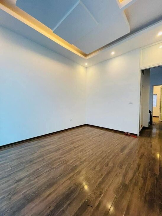 Bán nhà đẹp 46m2 3tầng mặt tiền 4.1m 8.95 tỷ phố Lạc Long Quân Tây Hồ