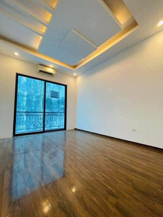 Bán nhà đẹp 46m2 3tầng mặt tiền 4.1m 8.95 tỷ phố Lạc Long Quân Tây Hồ