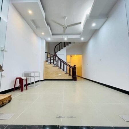 Bán nhà đẹp 46m2 3tầng mặt tiền 4.1m 8.95 tỷ phố Lạc Long Quân Tây Hồ