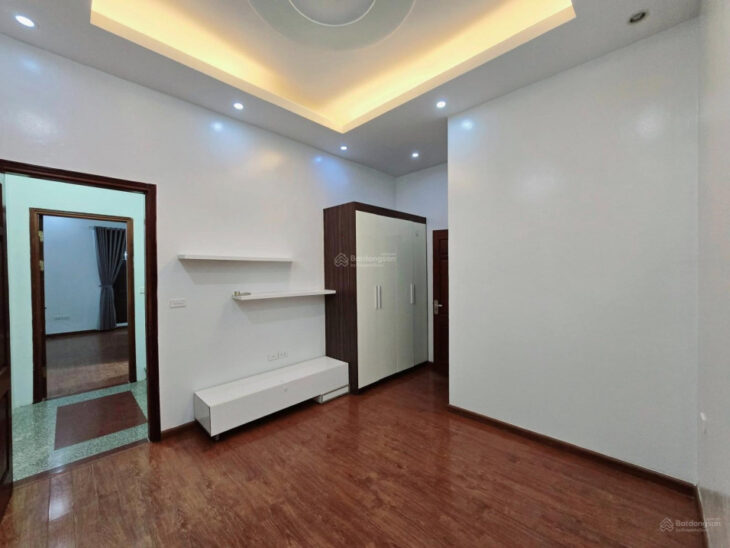 Bán gấp. 50m2 ,4 tầng – Trần Cung. đầy đủ nội thất sang trọng , trước nhà ngõ rộng. nhỉnh 9 tỷ