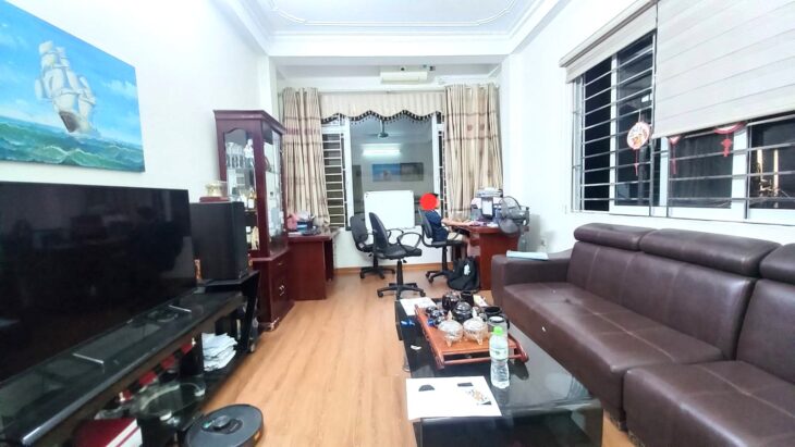 Nhà 52m², 4 Tầng, Ô Tô 7 Chỗ, Đường Rộng, Gần Aeon Long Biên