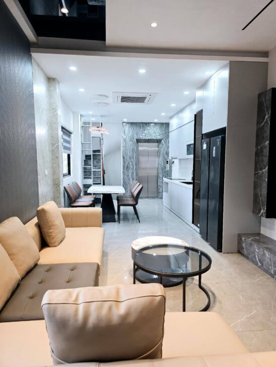 SIÊU PHẨM- BÁN NHÀ THƯỢNG THANH- LONG BIÊN-30.5 M 5T- GIÁ NHỈNH 4T- CĂN GÓC – 3 THOÁNG