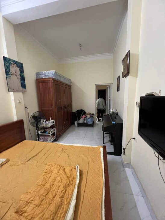 NHÀ PHÂN LÔ OTO CÁCH NHÀ 20M – 2 MẶT NGÁCH – THÔNG THOÁNG – KHUNG CỘT CHẮC CHẮN – LÊN TẦNG THOẢI MÁI