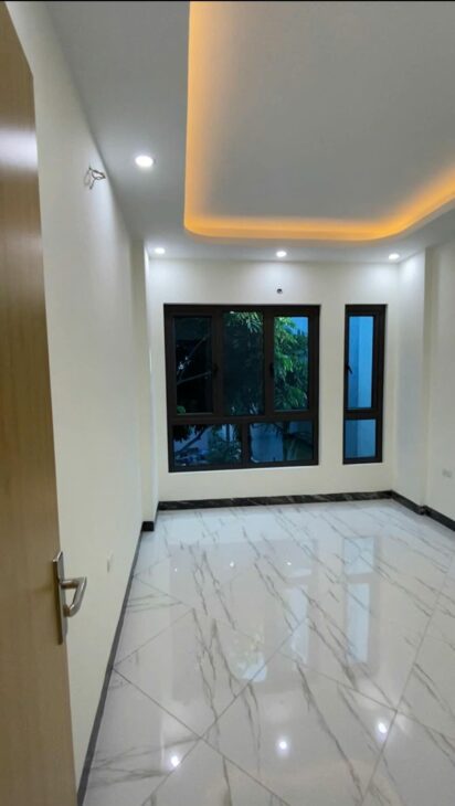 NHÀ ĐẸP PHÂN LÔ – OTO ĐỖ CON ĐỖ CỬA – CHẠY VÒNG QUANH – 50M RA ĐƯỜNG OTO TRÁNH – AN SINH TỐT – TIỀM