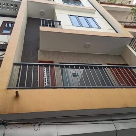 Cắt lỗ nhà 35 m dân xây, lô góc, 15m xe tải, giá 5 tỷ