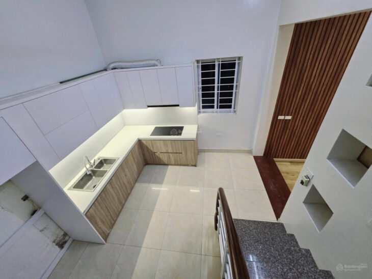 Bán gấp. 50m2 ,4 tầng – Trần Cung. đầy đủ nội thất sang trọng , trước nhà ngõ rộng. nhỉnh 9 tỷ