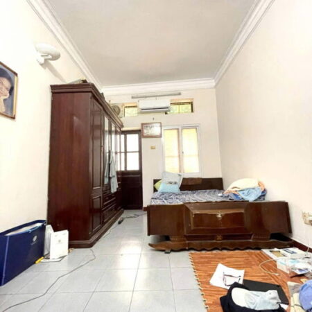 Bán nhà ngõ Phân lô, ô tô cách 10 m. DT: 55 m2 , 4 tầng, MT 3,8m,Mai Anh Tuấn , Đống Đa. 12,75